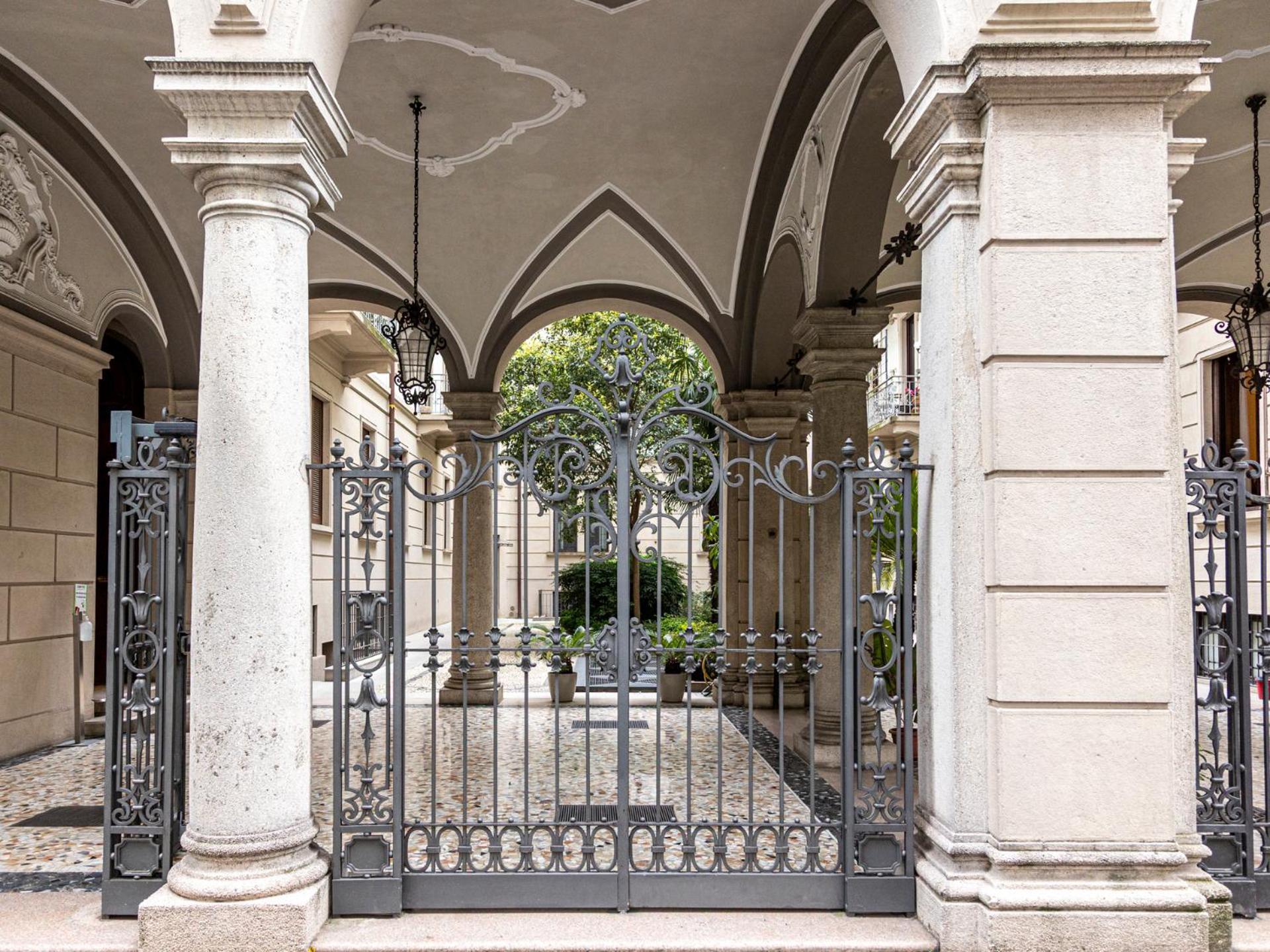 Sant'Ambrogio Luxury Residence — Foto 1